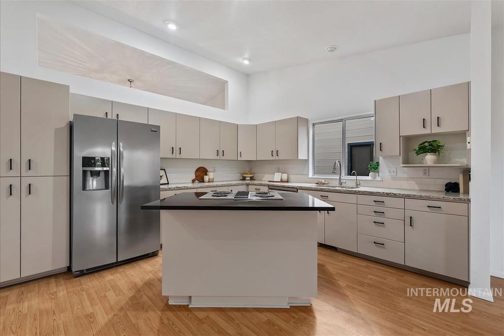 Photo of 8359 W Willowdale Dr, Garden City, ID 83714 (MLS # 98980617)