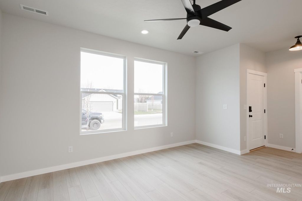 Photo of 4340 N Camp Creek Ave, Meridian, ID 83646 (MLS # 98979905)