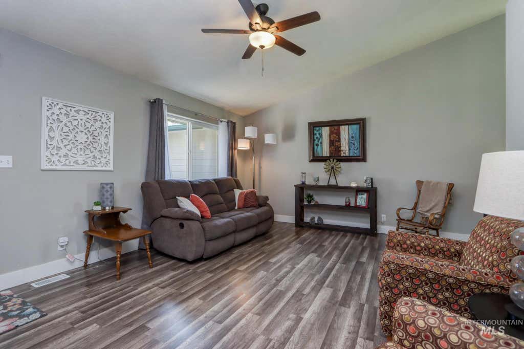 Photo of 2061 Shelley Dr, Payette, ID 83661 (MLS # 98996328)