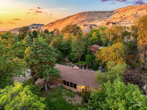 Photo of 5120 W Outlook Ave, Boise, ID 83703 (MLS # 99001094)