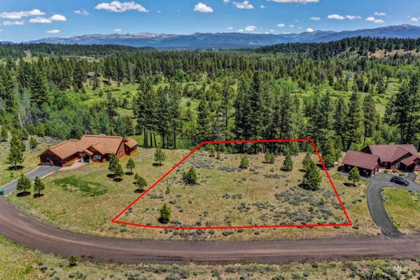 8 TARGHEE CT, MCCALL, ID 83638 - Image 3df3bbda21b23dd02b1a13e00d339267/608264332