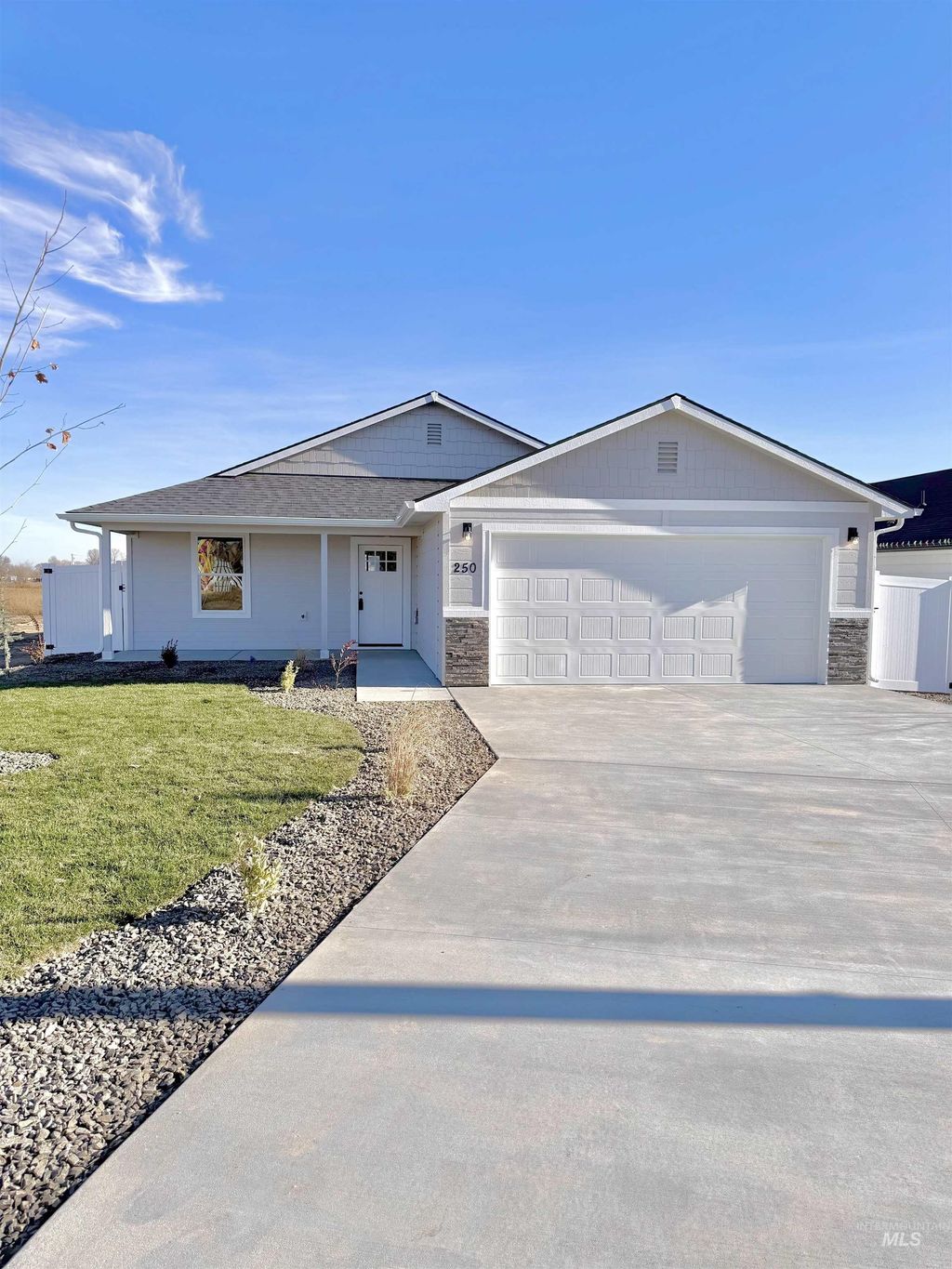 Photo of 8 Oregon Ave, Caldwell, ID 83605 (MLS # 98966321)