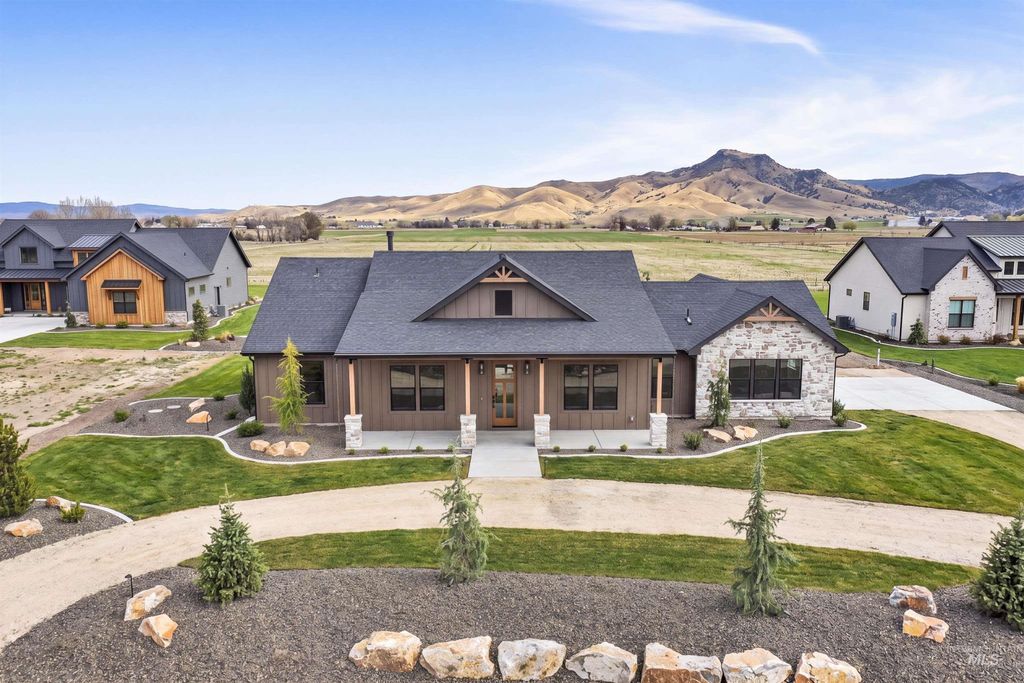 Photo of 1 Neil Rd, Emmett, ID 83617 (MLS # 98985601)