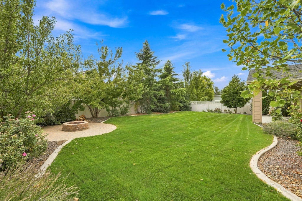 Photo of 2739 W Tenuta St, Meridian, ID 83646 (MLS # 98999818)