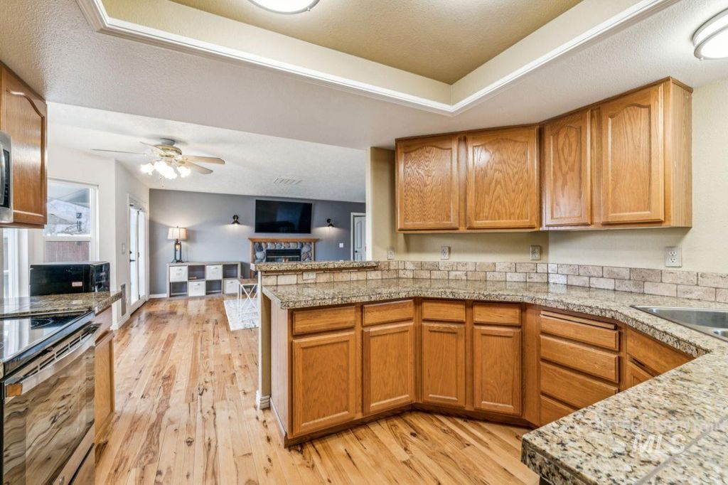 Photo of 6803 W Russett St, Boise, ID 83704 (MLS # 98976854)