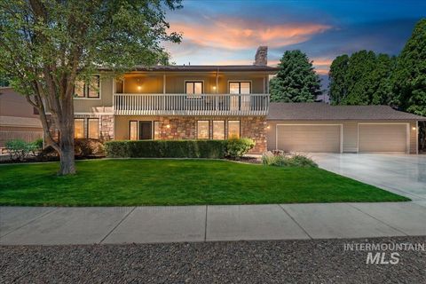 599 N Pebble Beach Way Eagle ID 83616