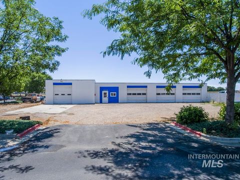 Photo of 1010 NW 16th Street, Fruitland, ID 83619 (MLS # 98950960)