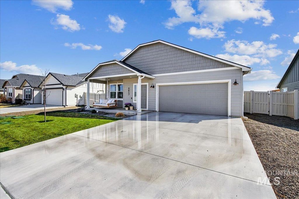 Photo of 4613 Great Falls Ave, Caldwell, ID 83607 (MLS # 98981413)