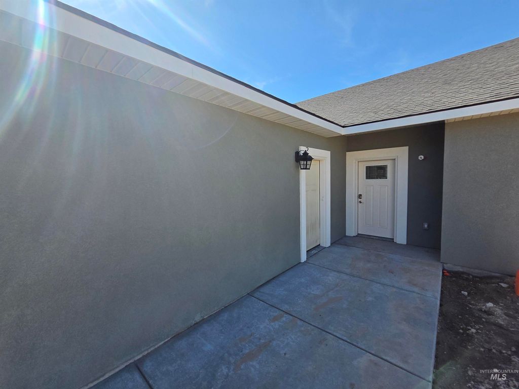 Photo of 40 Lakeside Loop, Burley, ID 83318 (MLS # 98979790)