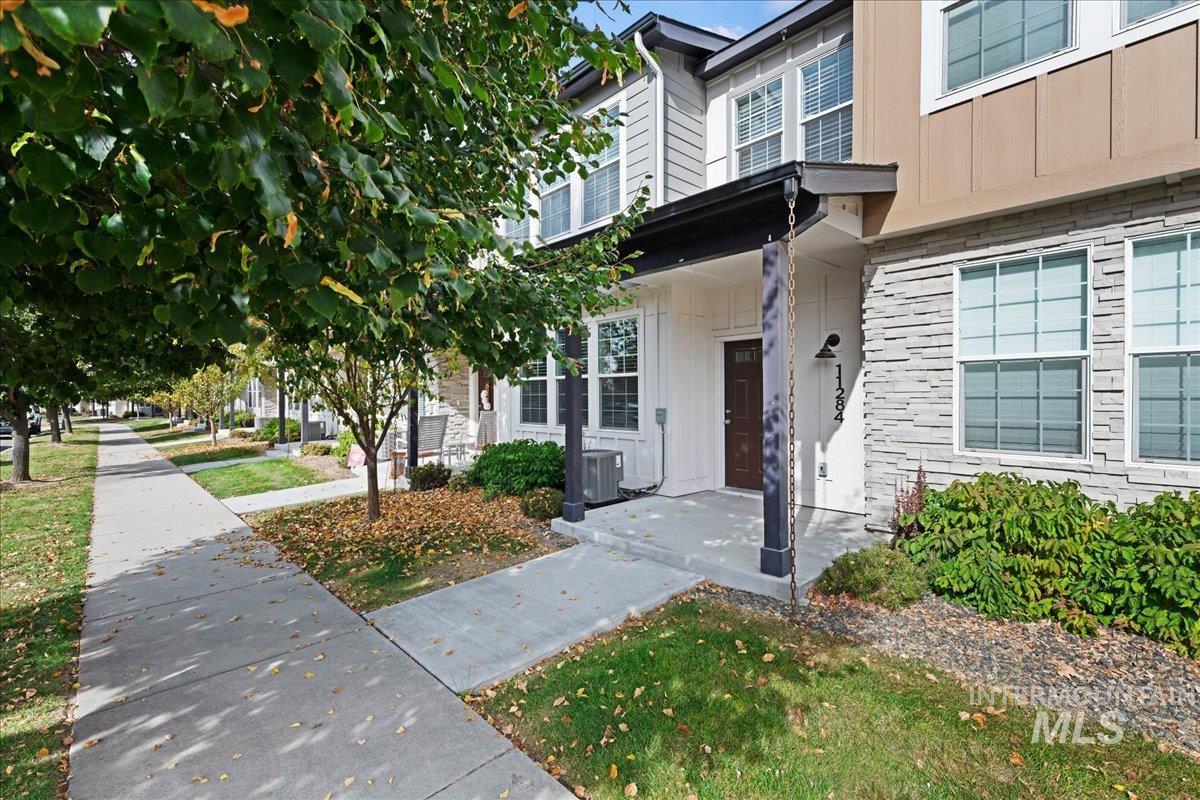 11284 W Knightsbridge Ct