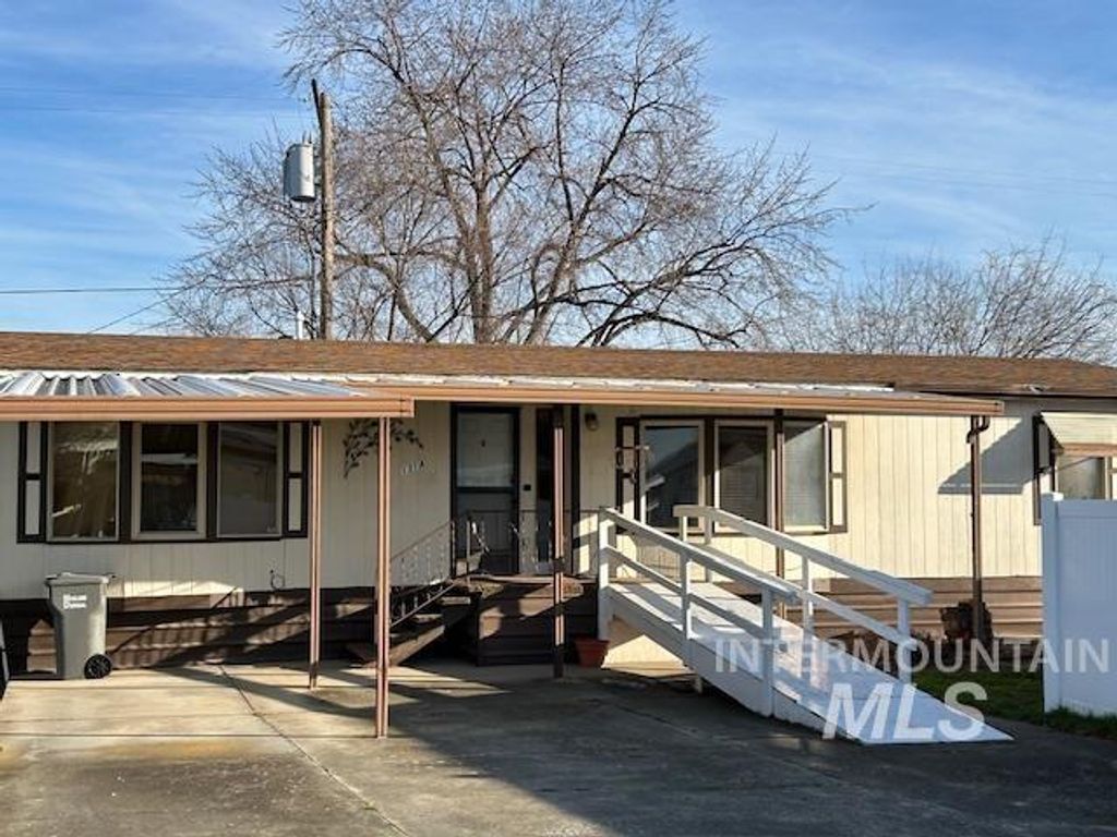 Photo of 2015 6th Ave #131A, Clarkston, WA 99403 (MLS # 98970501)