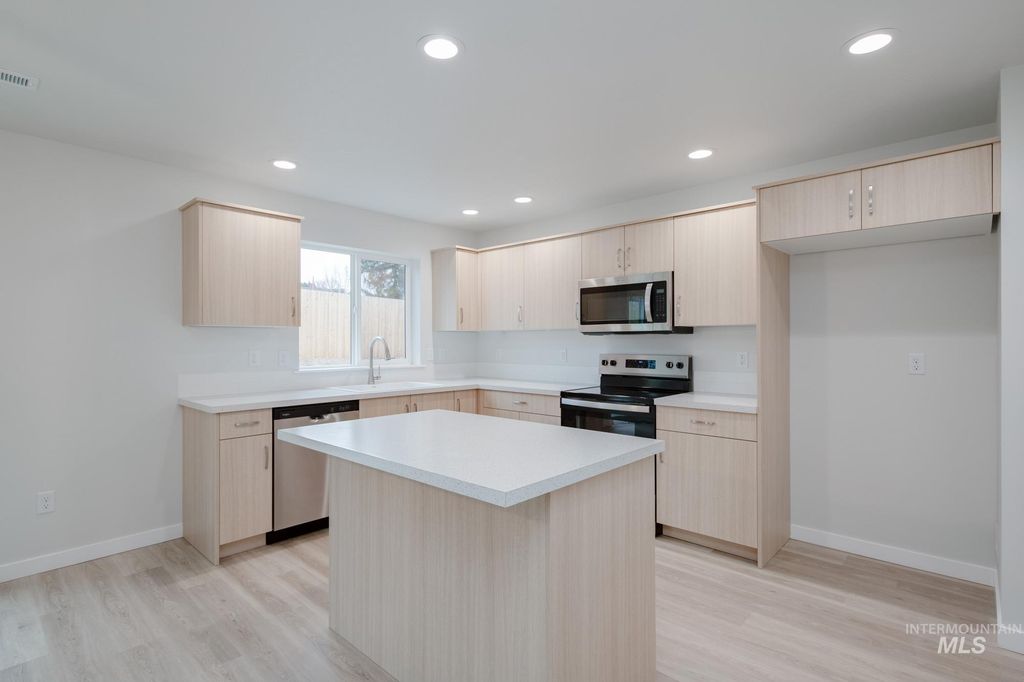 Photo of 1472 Long Pond St, Middleton, ID 83644 (MLS # 98968356)