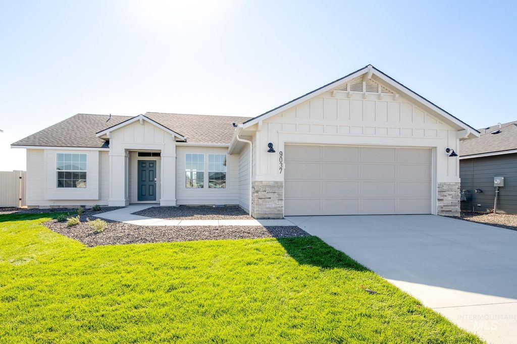 Photo of 895 Thunderbolt St, Mountain Home, ID 83647 (MLS # 98985567)