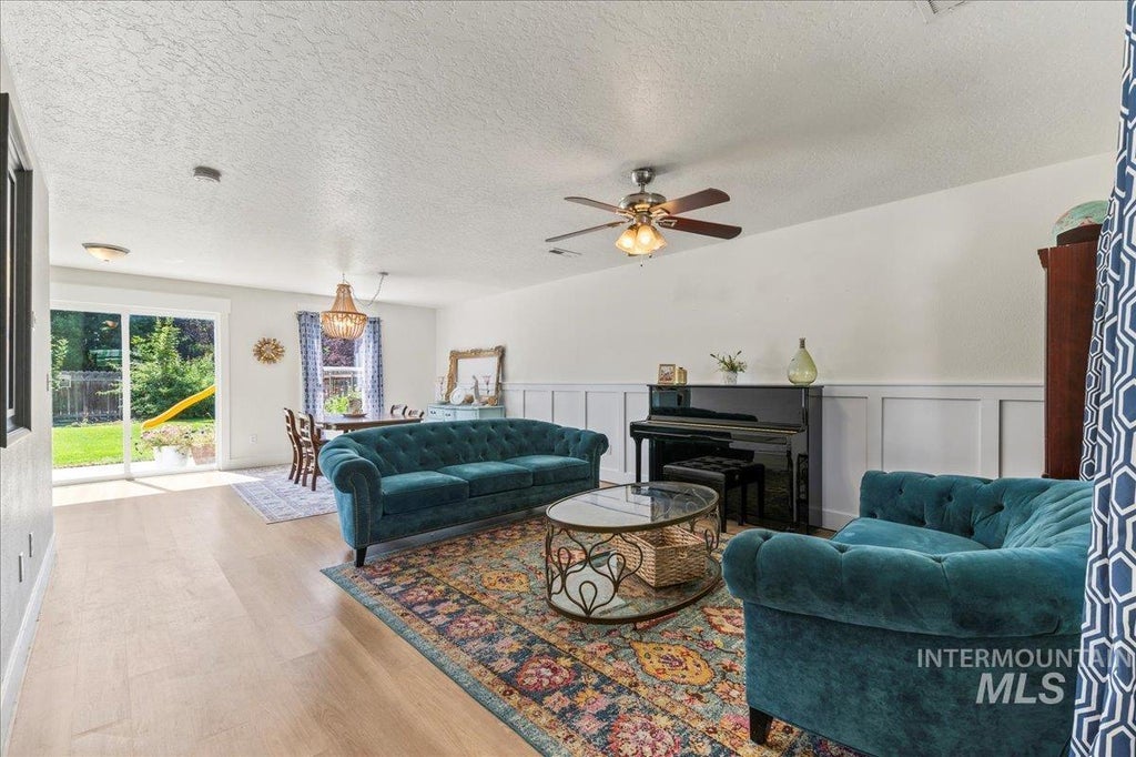 Photo of 335 E Willowcreek Dr, Middleton, ID 83644 (MLS # 98997185)