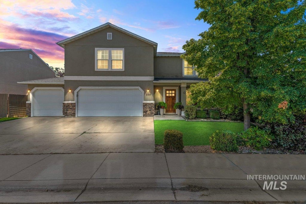 Photo of 335 E Willowcreek Dr, Middleton, ID 83644 (MLS # 98997185)
