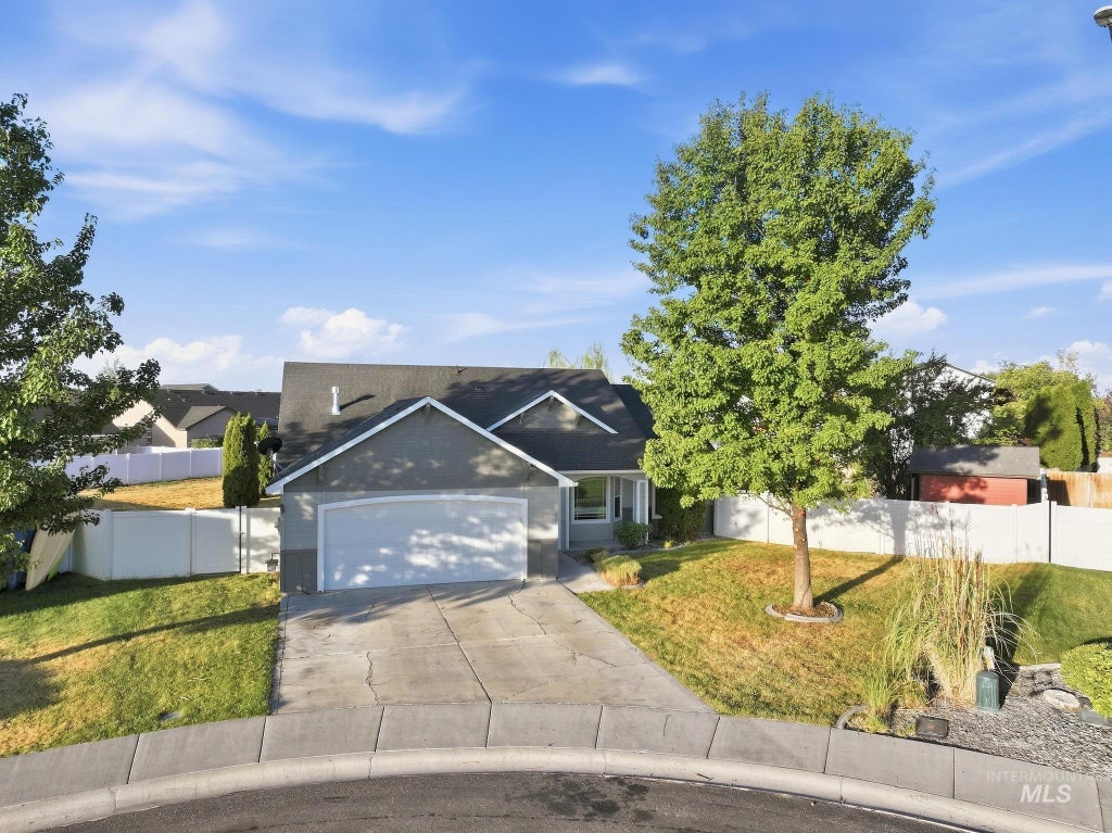 Photo of 656 Braden Ct, Twin Falls, ID 83301 (MLS # 99001219)