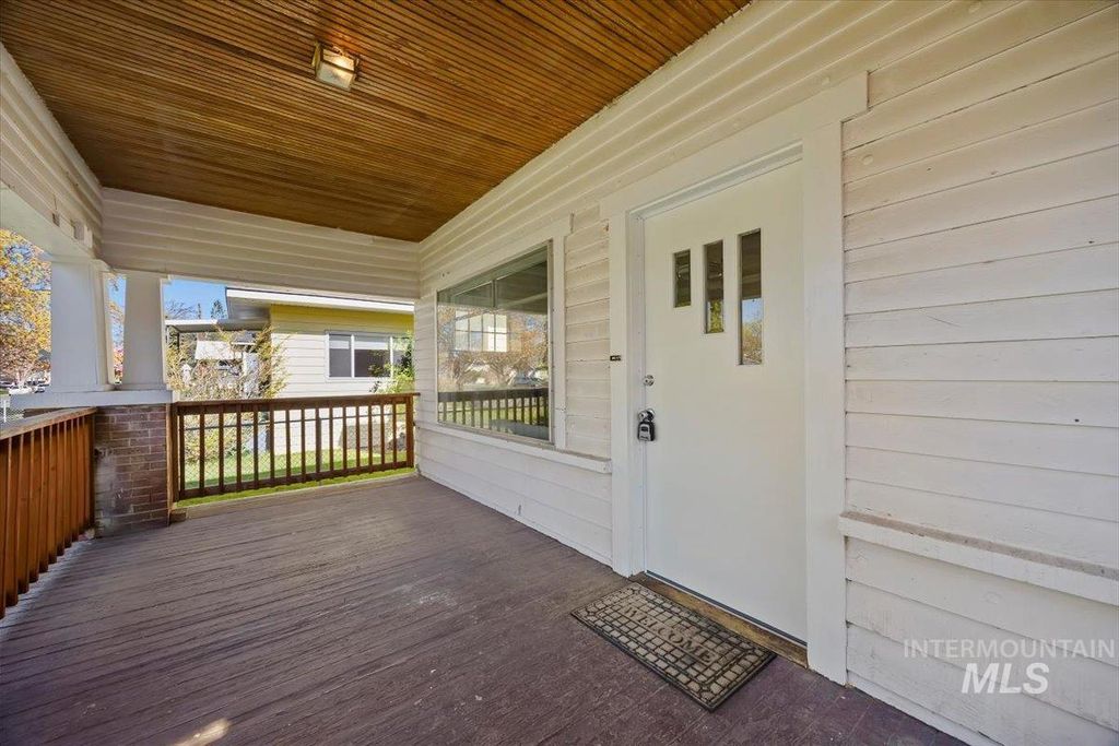 Photo of 230 7th Ave N, Twin Falls, ID 83301 (MLS # 98981528)