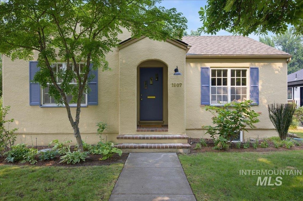Photo of 1907 N 22nd St, Boise, ID 83702 (MLS # 98995833)