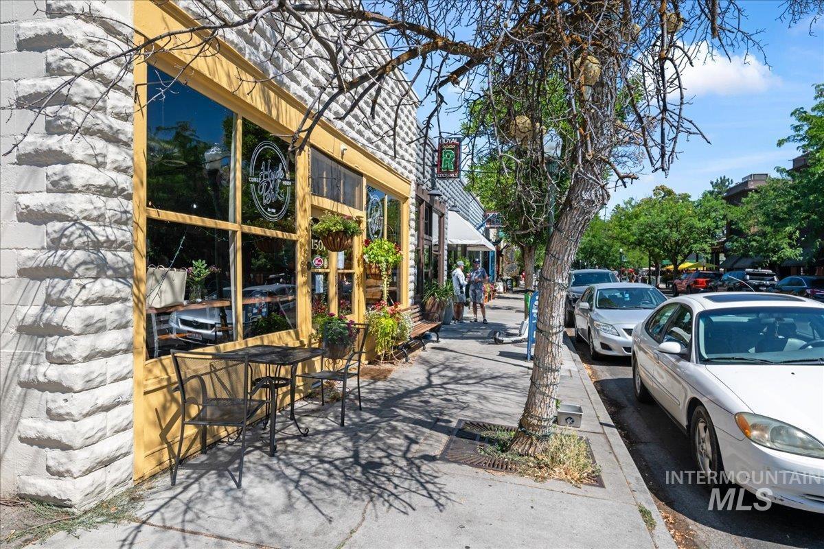 View of home's exterior