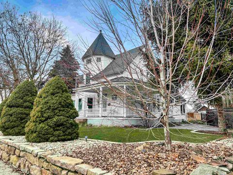 Photo of 516 E Main, Weiser, ID 83672 (MLS # 98976651)