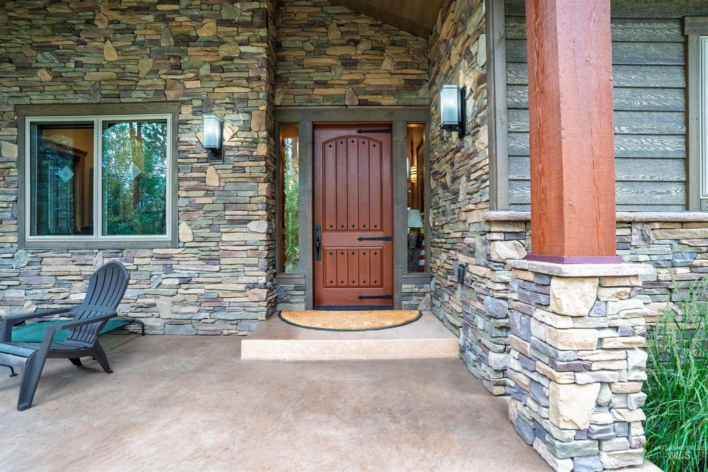 Photo of 2755 West Pine Dr, New Meadows, ID 83654 (MLS # 98972163)