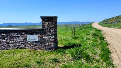 Photo of 219 W 425 N, Fairfield, ID 83327 (MLS # 98951324)