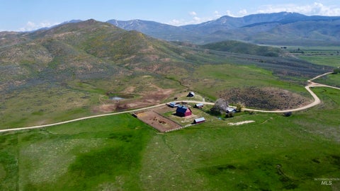 Photo of 219 W 425 N, Fairfield, ID 83327 (MLS # 98951324)
