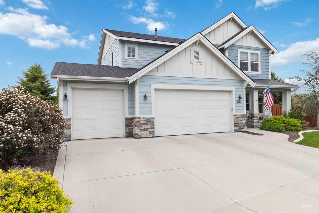 Photo of 9561 W Wildbranch Dr, Star, ID 83669 (MLS # 98986404)