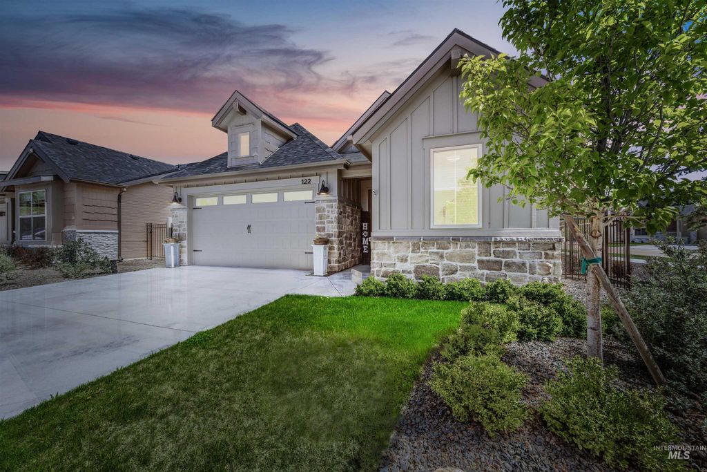 Photo of 122 N Woody Knoll Ln, Eagle, ID 83616 (MLS # 98982372)