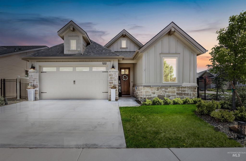 Photo of 122 N Woody Knoll Ln, Eagle, ID 83616 (MLS # 98982372)