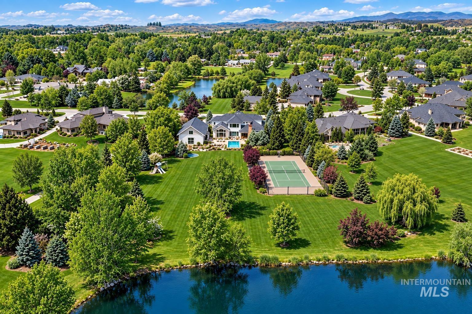 2230 N Vizcaya Way
