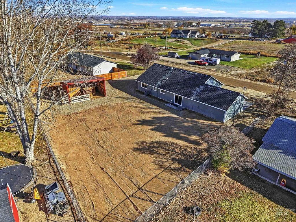 Photo of 20203 Top Road, Caldwell, ID 83626 (MLS # 98967661)