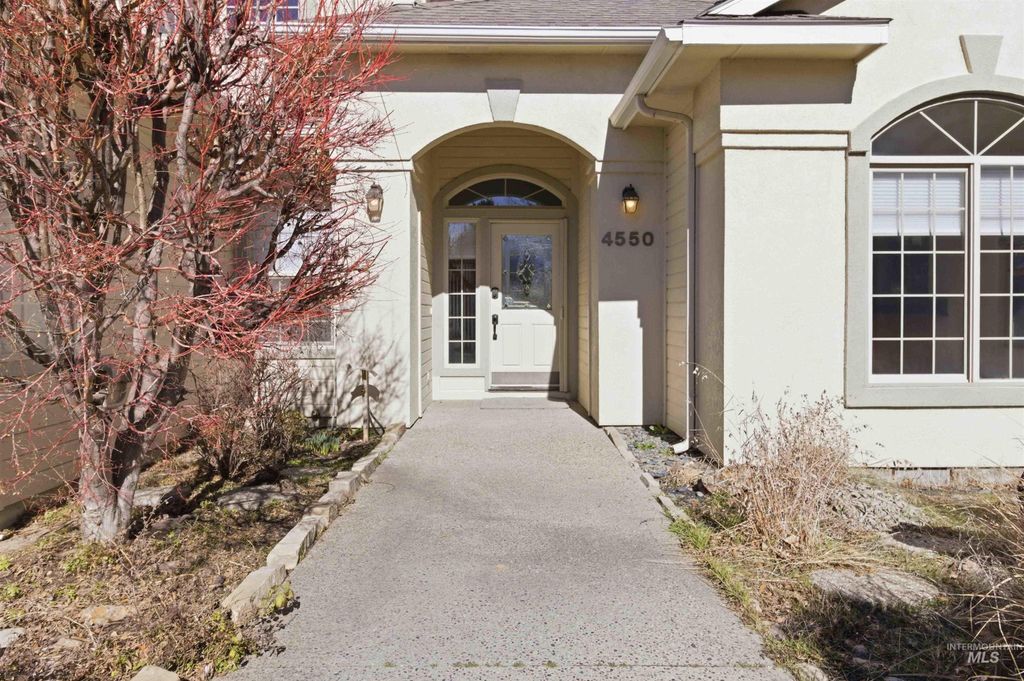 Photo of 4550 W Brassie Ct, Meridian, ID 83646 (MLS # 98976605)