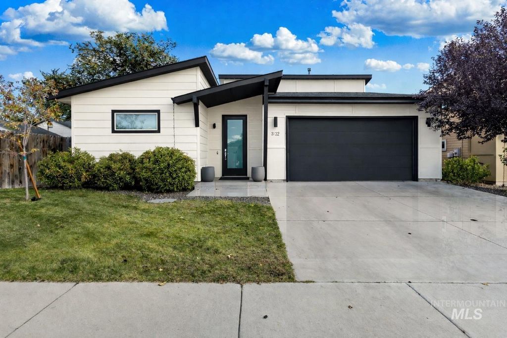Photo of 3132 S Annett Ave, Boise, ID 83705 (MLS # 98971422)