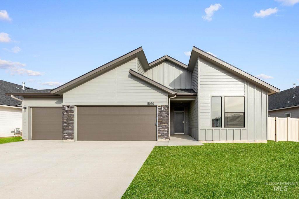 Photo of 8310 E Cool River Lp, Nampa, ID 83687 (MLS # 98986248)
