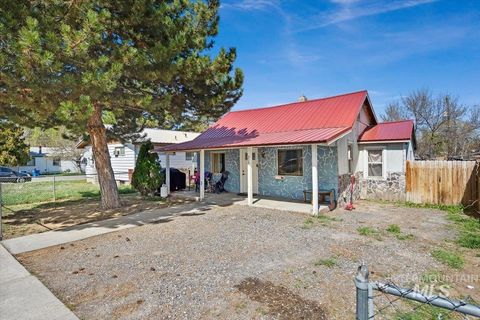 Photo of 304 E 5th Ave, Jerome, ID 83338 (MLS # 98979852)