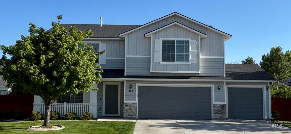 Photo of 138 NE Malad Ct, Mountain Home, ID 83647 (MLS # 98986412)