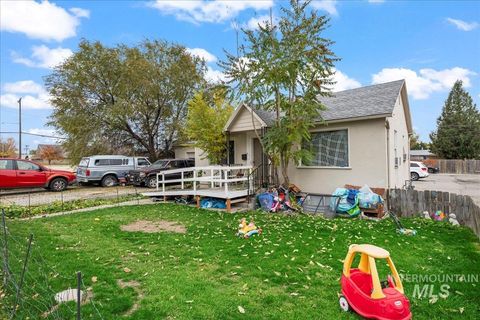 Photo of 2008 E Linden Street, Caldwell, ID 83605 (MLS # 98966784)