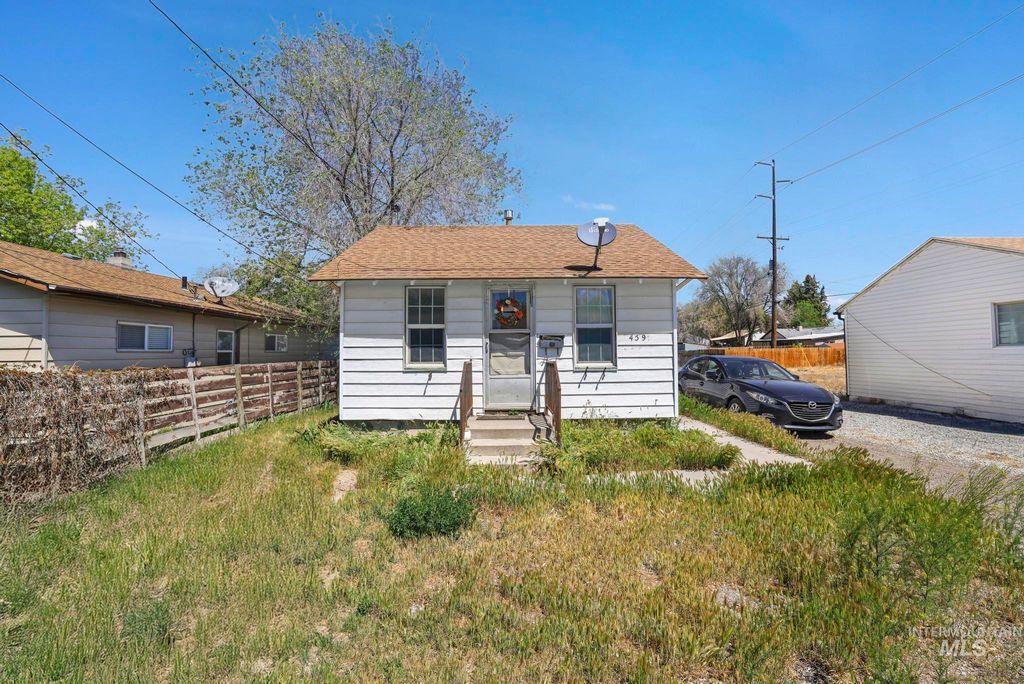 Photo of 459 Borah Ave, Twin Falls, ID 83301 (MLS # 98985584)