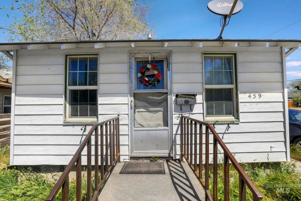 Photo of 459 Borah Ave, Twin Falls, ID 83301 (MLS # 98985584)