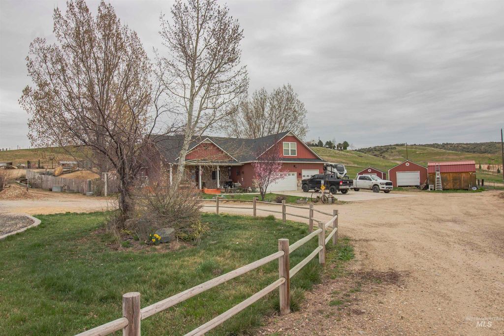 Photo of 2580 Sand Hollow Rd, Caldwell, ID 83607 (MLS # 98979210)
