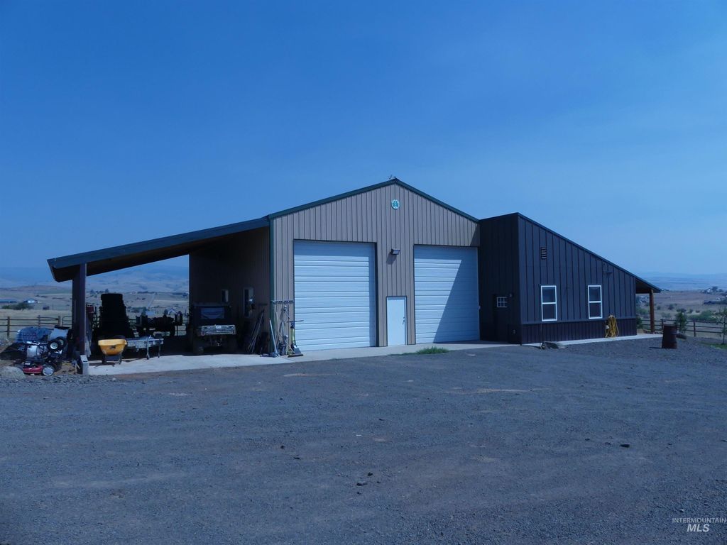 Photo of 2193 Apple Lane, Mesa, ID 83643 (MLS # 98974158)