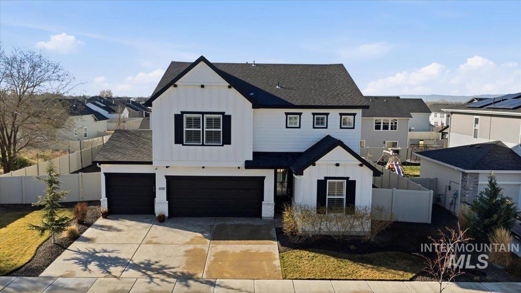 Photo of 11121 W Soaring Hawk St, Star, ID 83669 (MLS # 98978873)