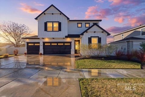 Photo of 11121 W Soaring Hawk St, Star, ID 83669 (MLS # 98978873)