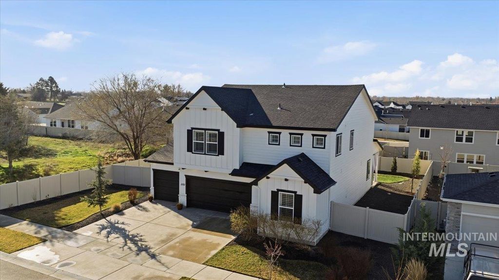 Photo of 11121 W Soaring Hawk St, Star, ID 83669 (MLS # 98978873)