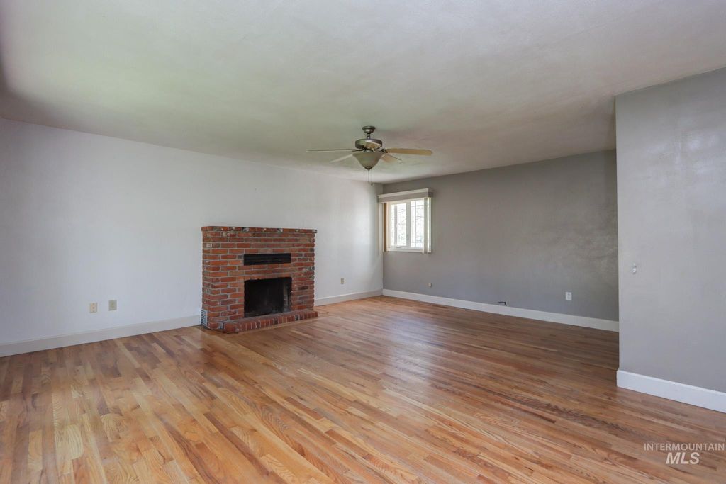 Photo of 41 N Dorian Dr, Ontario, OR 97914 (MLS # 98963812)