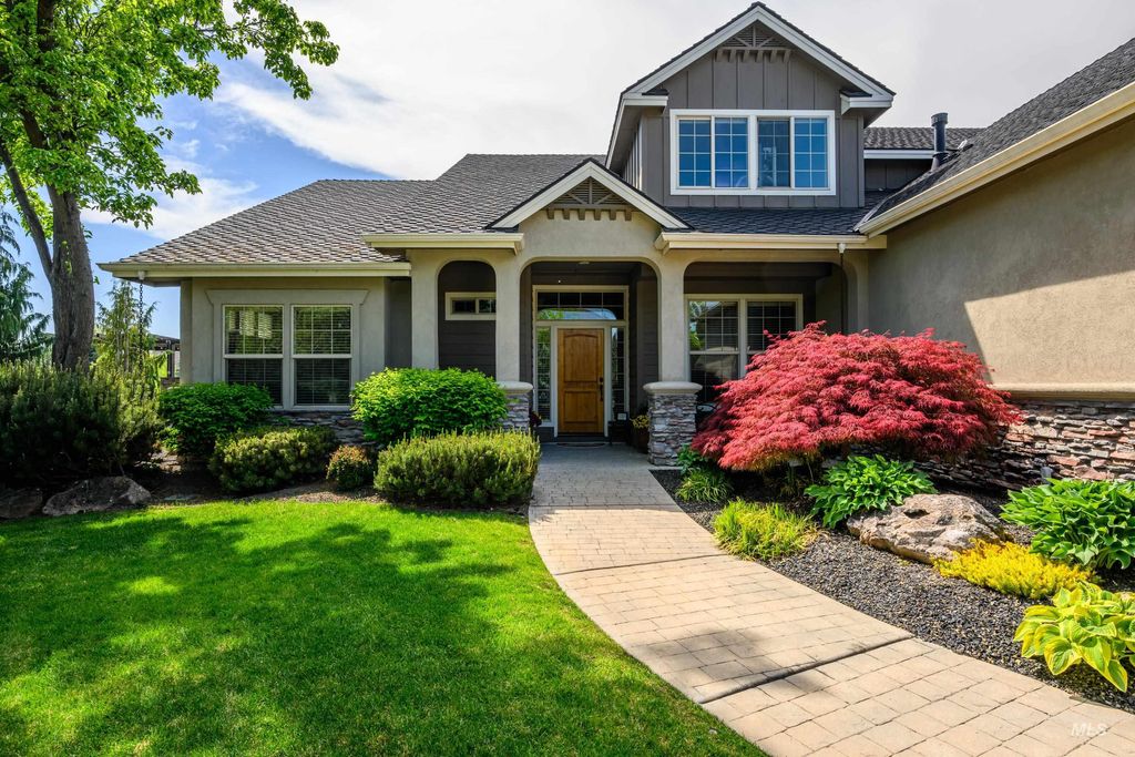 Photo of 647 W Water Grove Drive, Eagle, ID 83616 (MLS # 98969240)