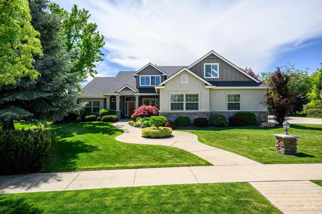 Photo of 647 W Water Grove Drive, Eagle, ID 83616 (MLS # 98969240)