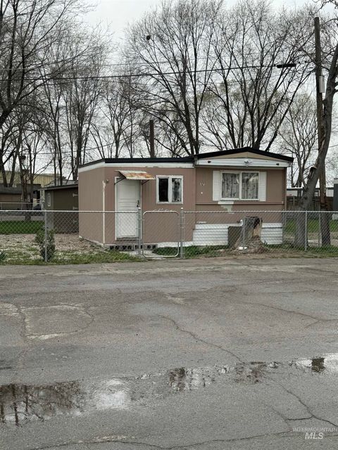 Photo of 111 Simplot Blvd #37 Blvd, Caldwell, ID 83605 (MLS # 98964884)