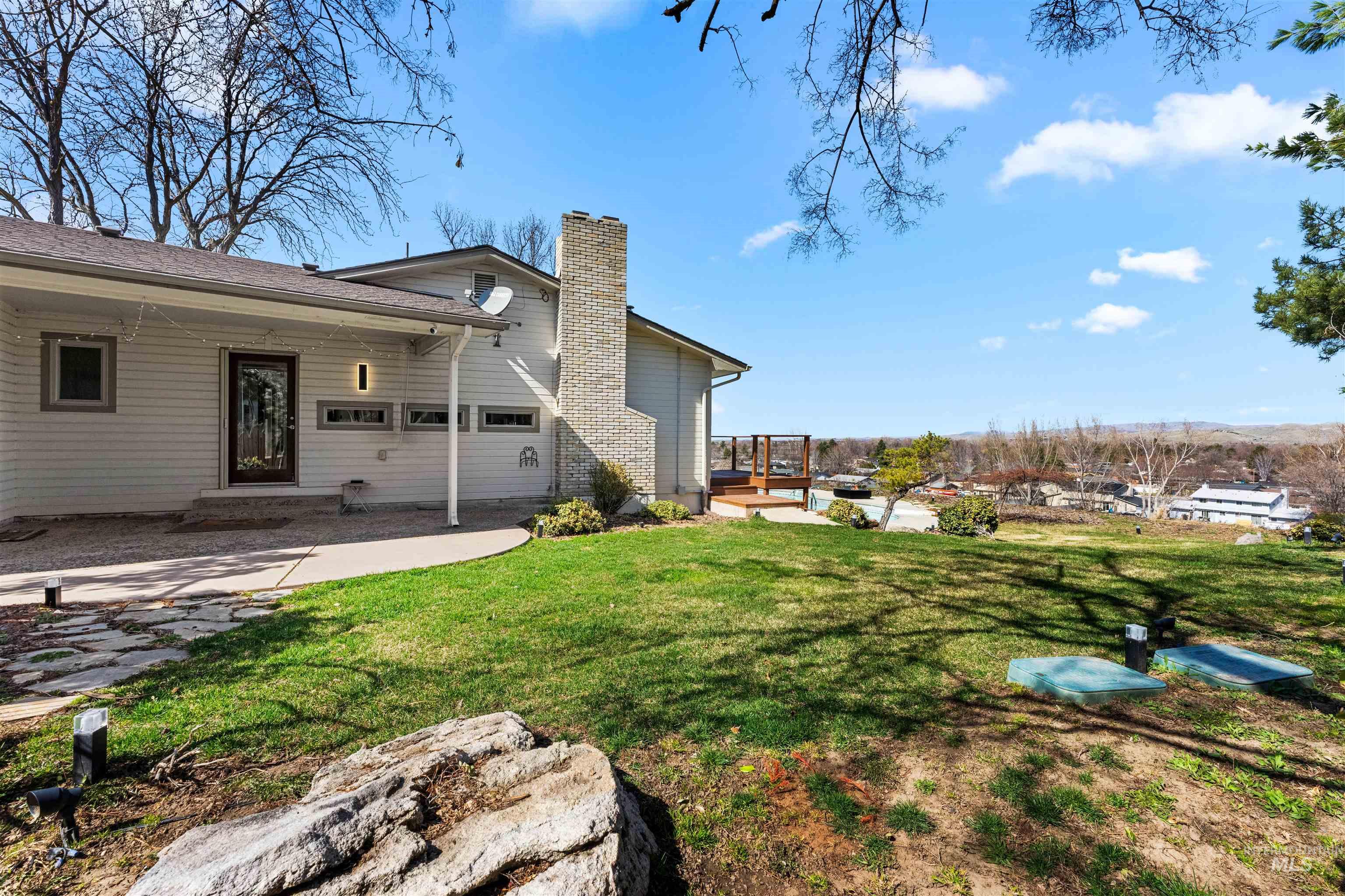 5270 N Sorrento Dr.